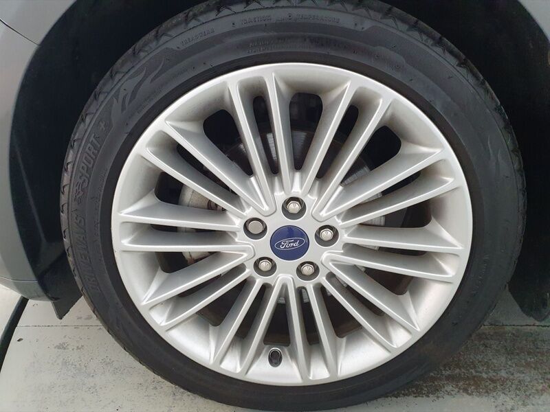 More views of Ford Mondeo