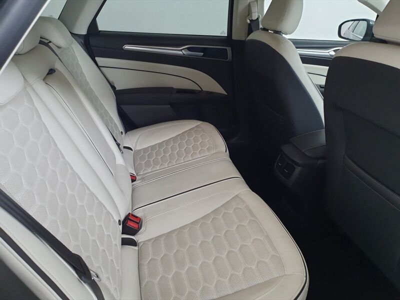 More views of Ford Mondeo