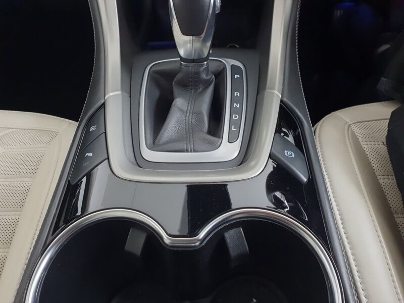 More views of Ford Mondeo