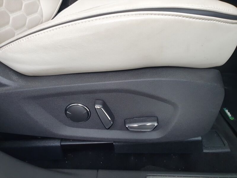 More views of Ford Mondeo