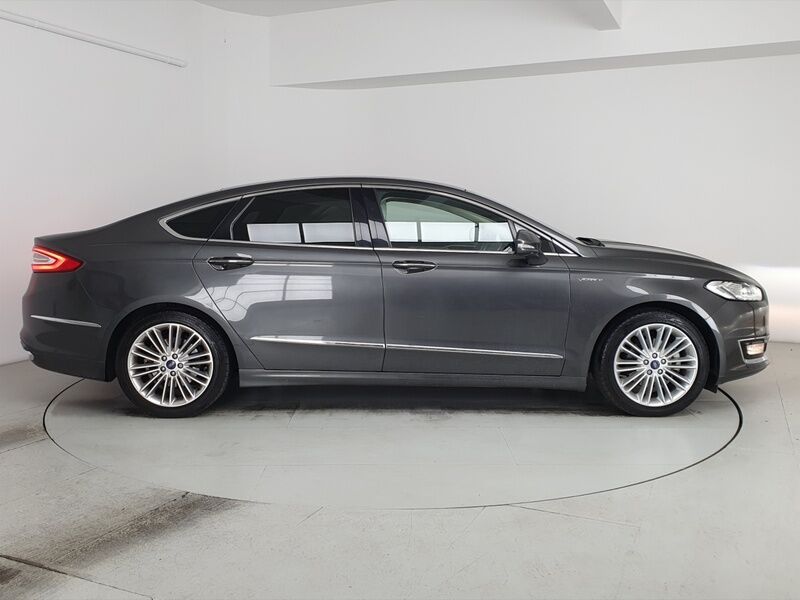 More views of Ford Mondeo