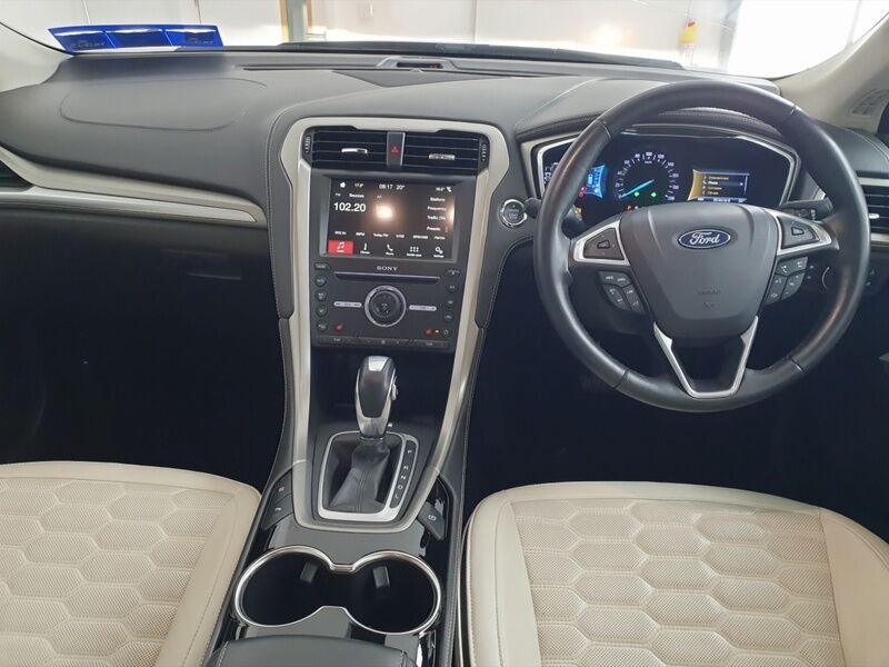 More views of Ford Mondeo