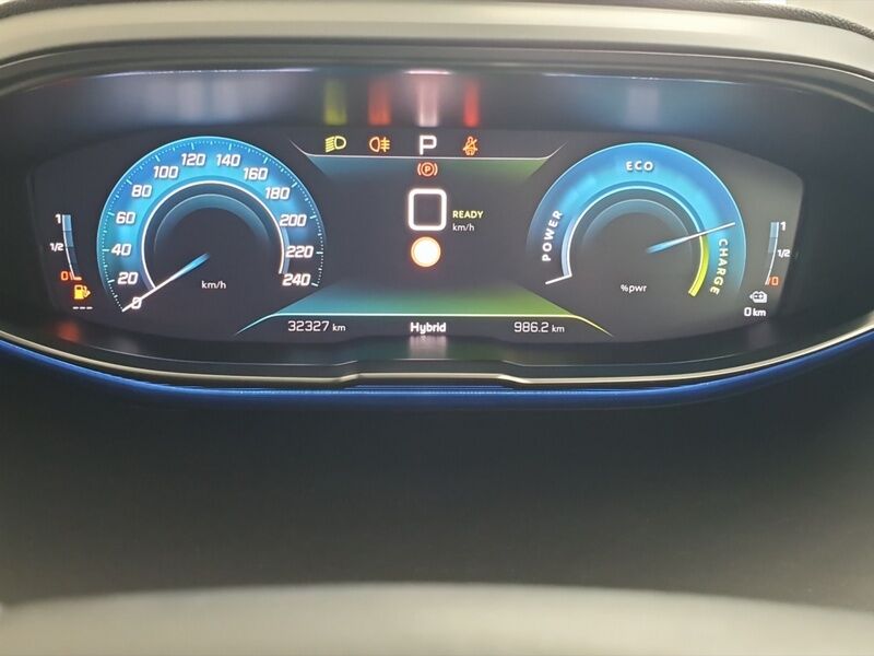 More views of Peugeot 3008