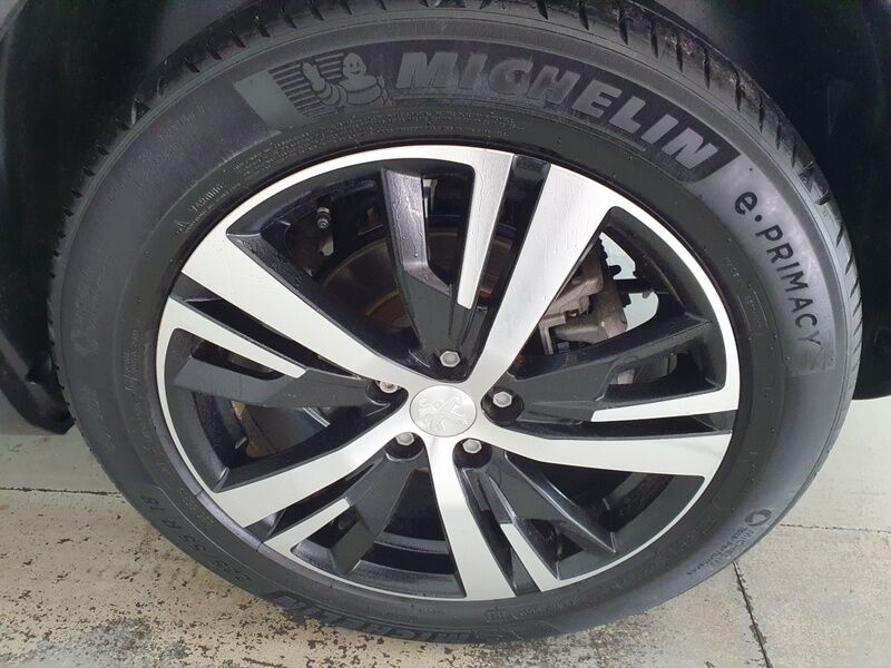 More views of Peugeot 3008