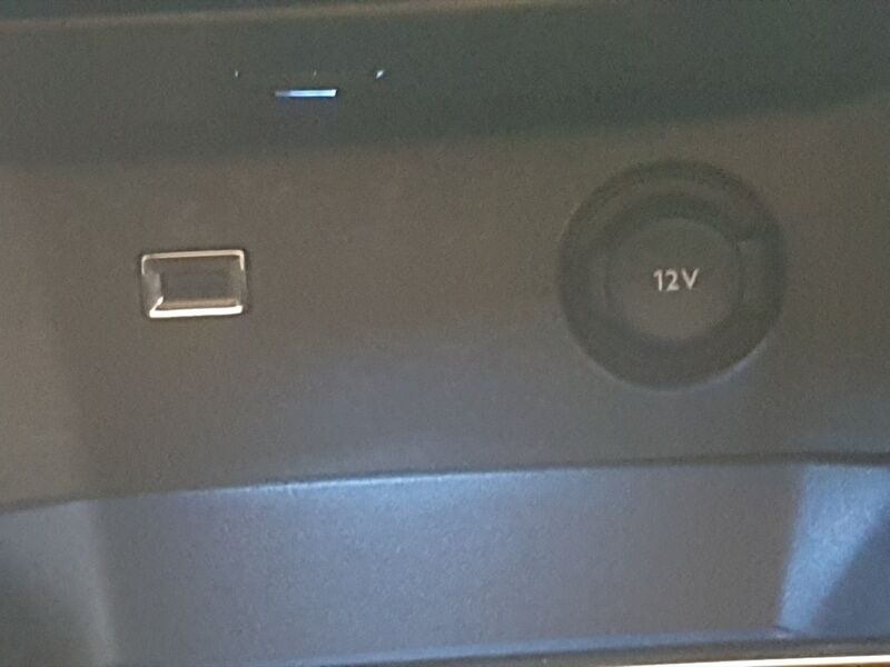 More views of Peugeot 3008