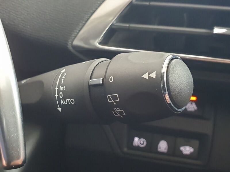 More views of Peugeot 3008