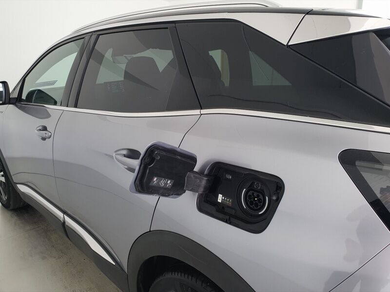 More views of Peugeot 3008