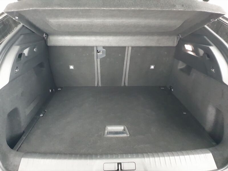 More views of Peugeot 3008