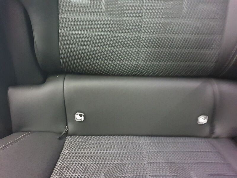 More views of Peugeot 3008