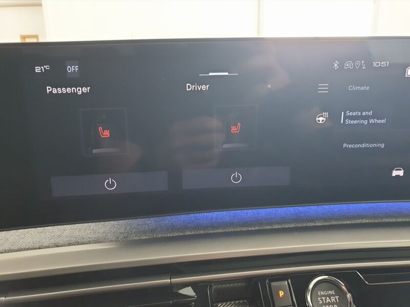 More views of Peugeot 3008