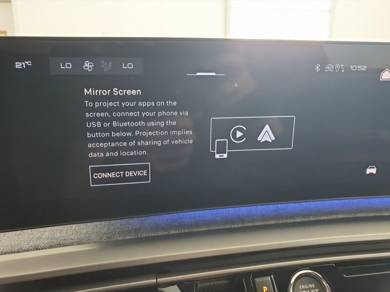 More views of Peugeot 3008