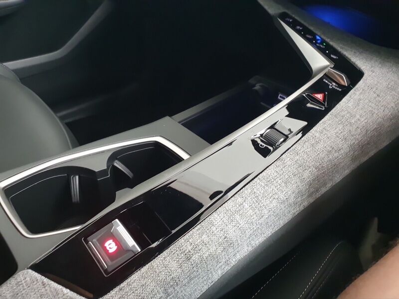 More views of Peugeot 3008