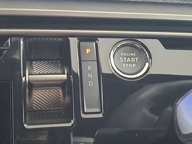 More views of Peugeot 3008