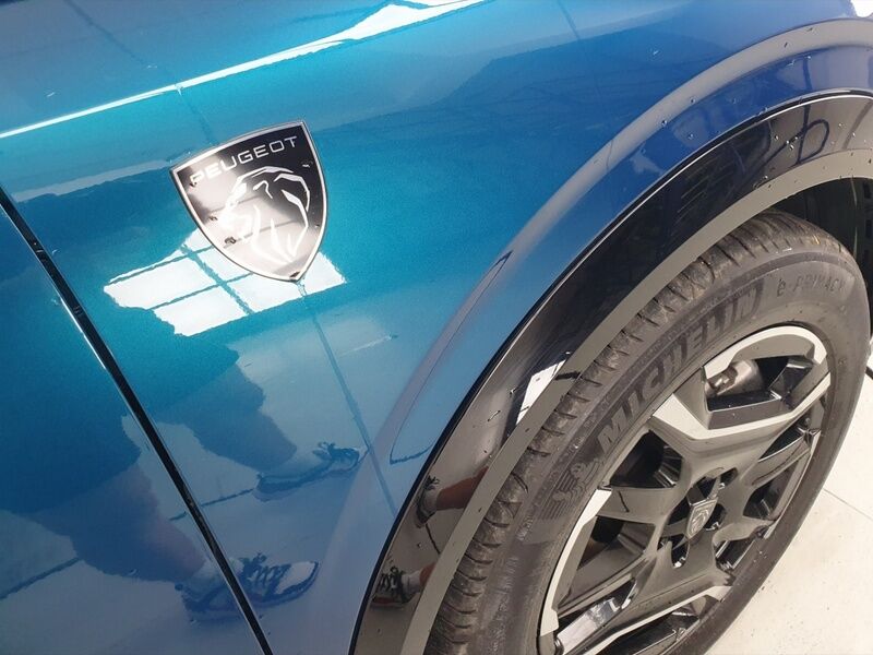 More views of Peugeot 3008
