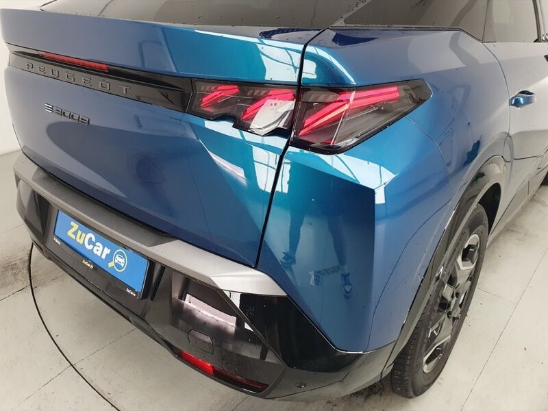 More views of Peugeot 3008