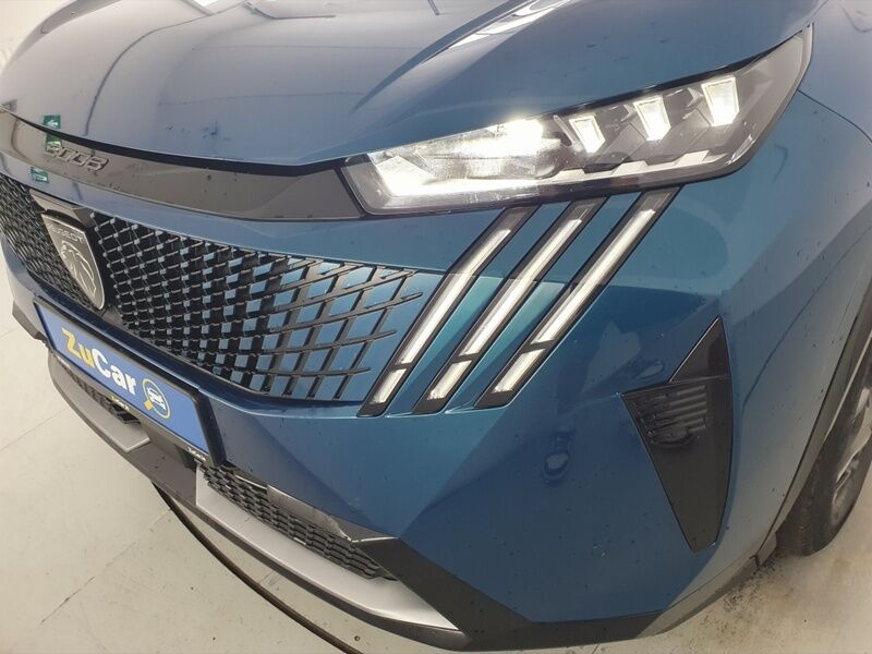 More views of Peugeot 3008