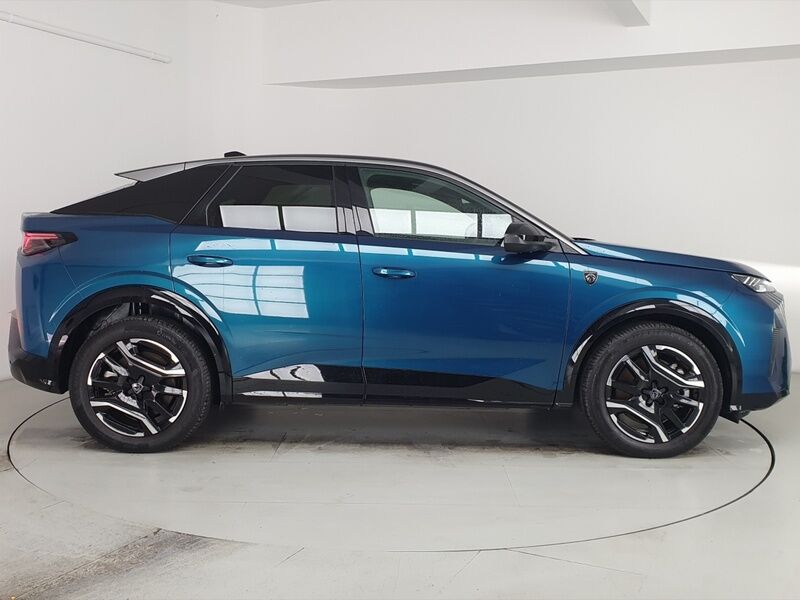 More views of Peugeot 3008