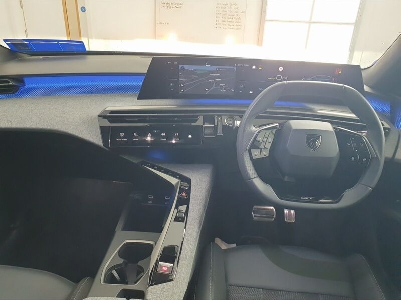 More views of Peugeot 3008