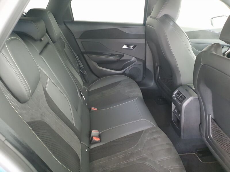 More views of Peugeot 308