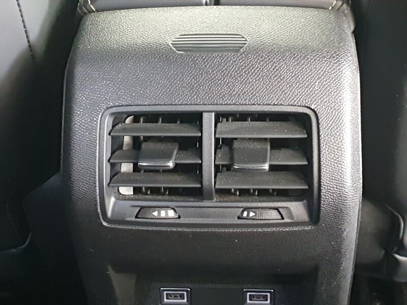 More views of Peugeot 308