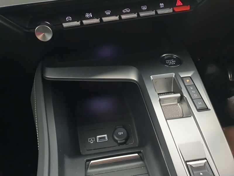 More views of Peugeot 308