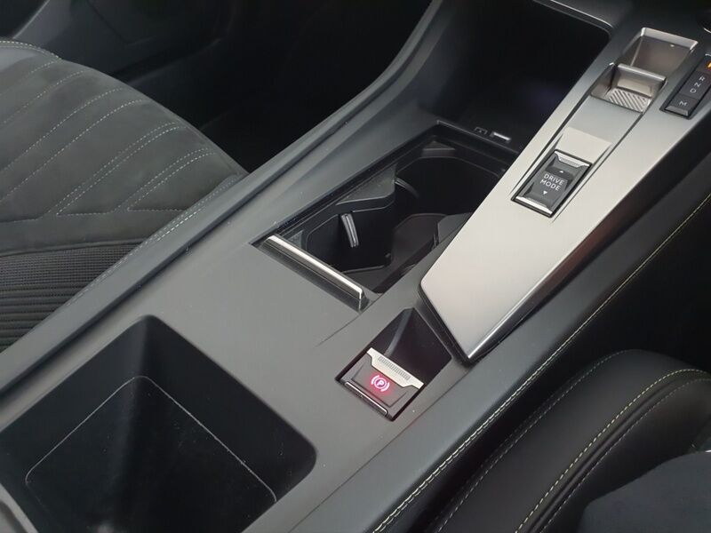 More views of Peugeot 308