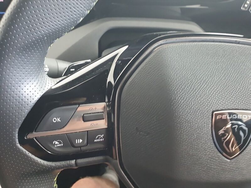 More views of Peugeot 308