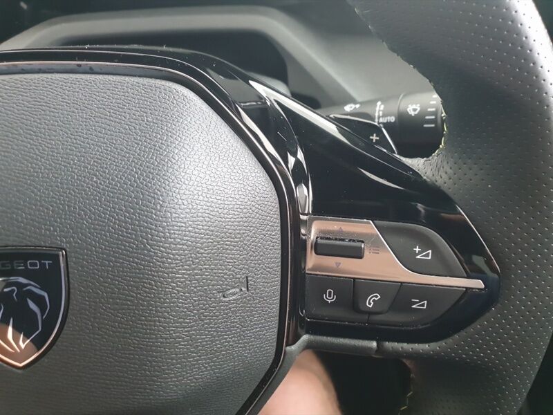 More views of Peugeot 308