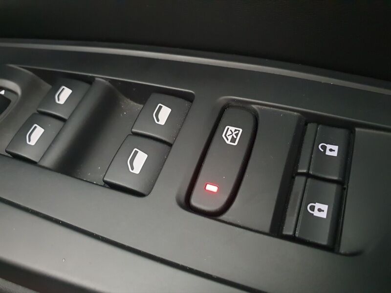 More views of Peugeot 308