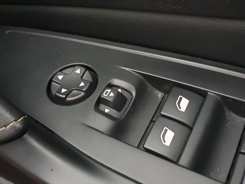 More views of Peugeot 308