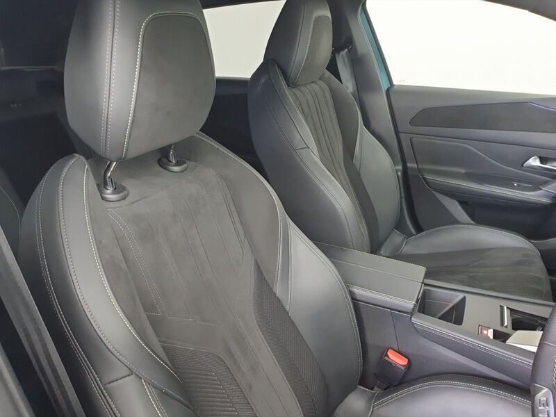 More views of Peugeot 308