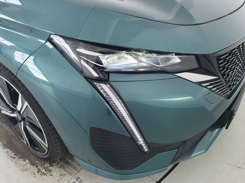 More views of Peugeot 308