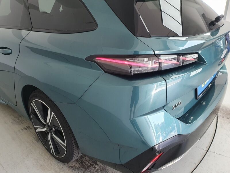 More views of Peugeot 308