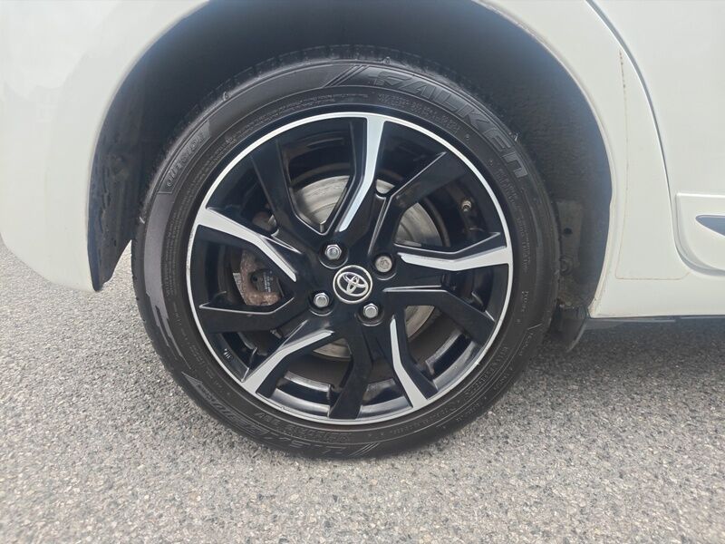More views of Toyota Yaris