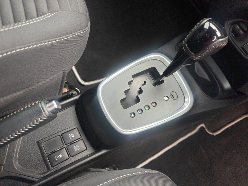 More views of Toyota Yaris