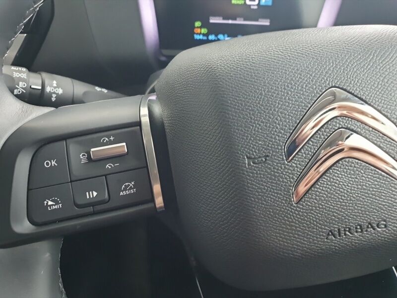 More views of Citroen e-C4 X