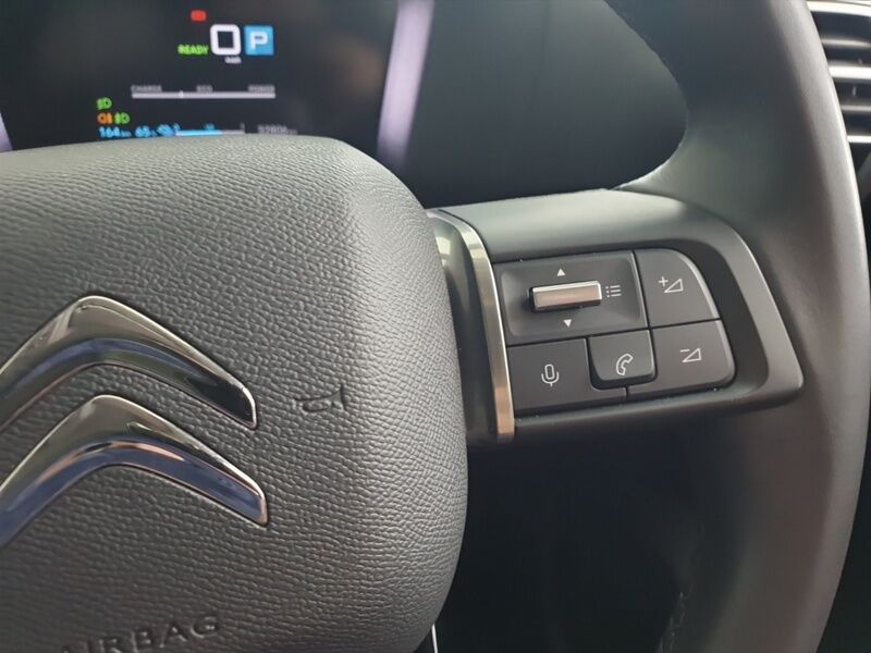 More views of Citroen e-C4 X