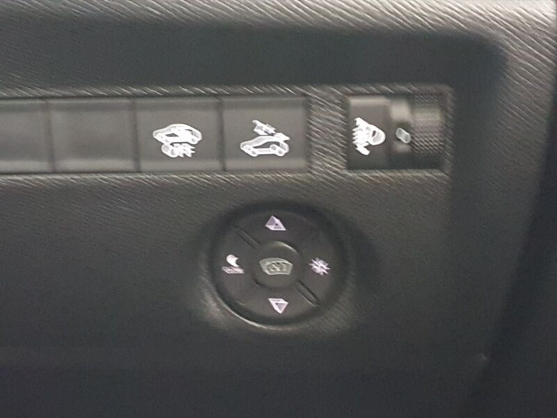 More views of Citroen e-C4 X