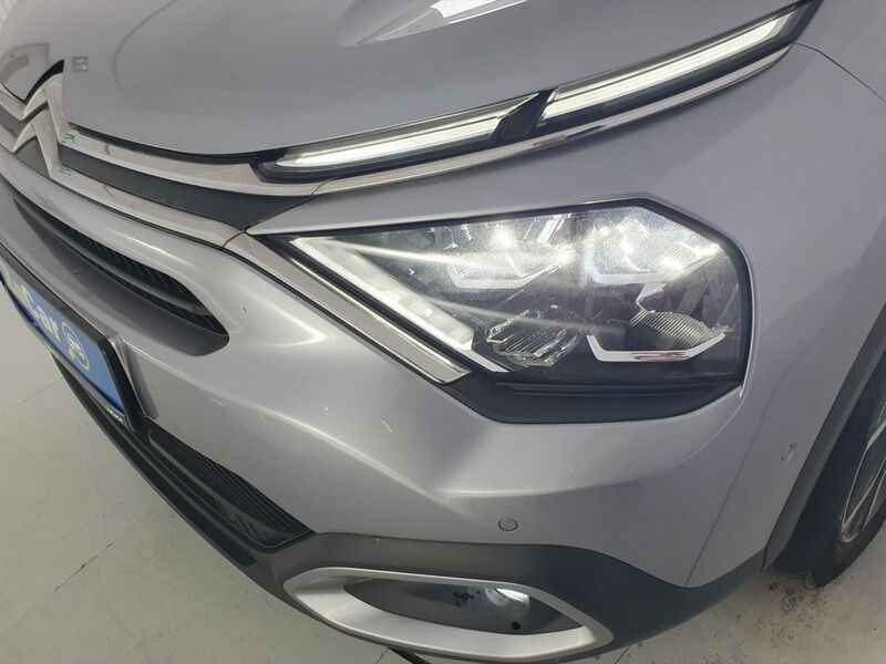 More views of Citroen e-C4 X