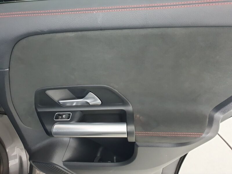More views of Mercedes-Benz EQA