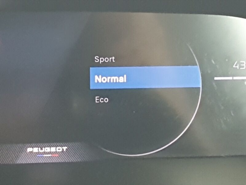 More views of Peugeot 2008