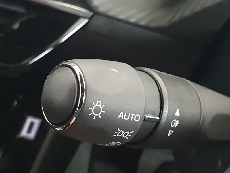 More views of Peugeot 2008