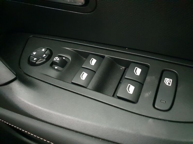 More views of Peugeot 2008
