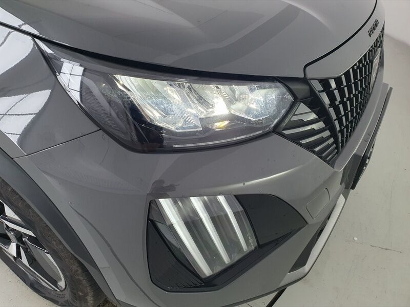 More views of Peugeot 2008