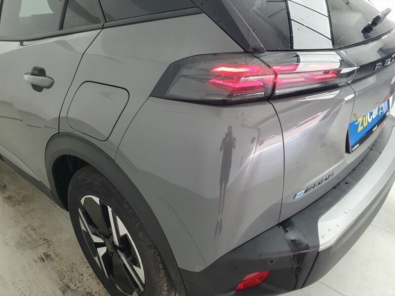 More views of Peugeot 2008