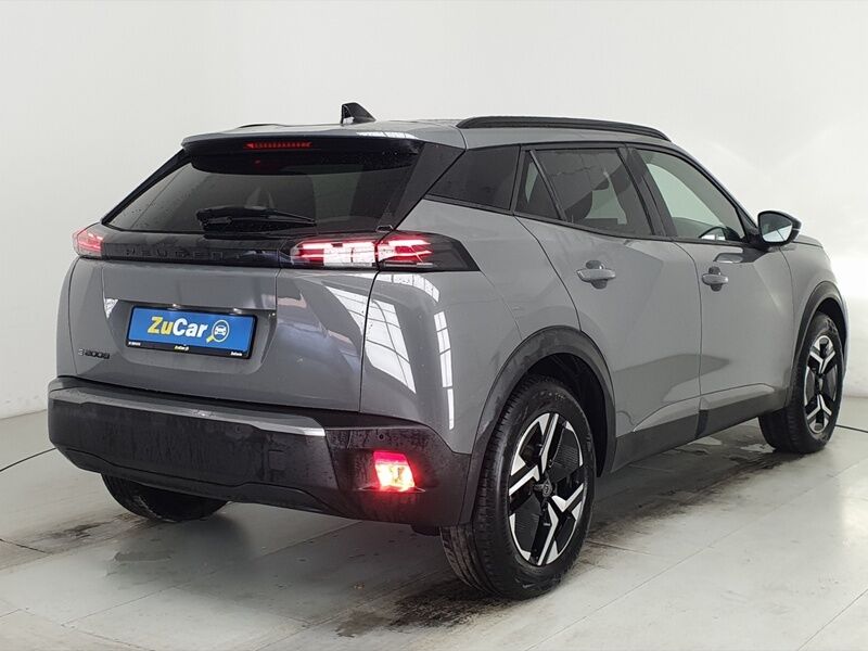 More views of Peugeot 2008