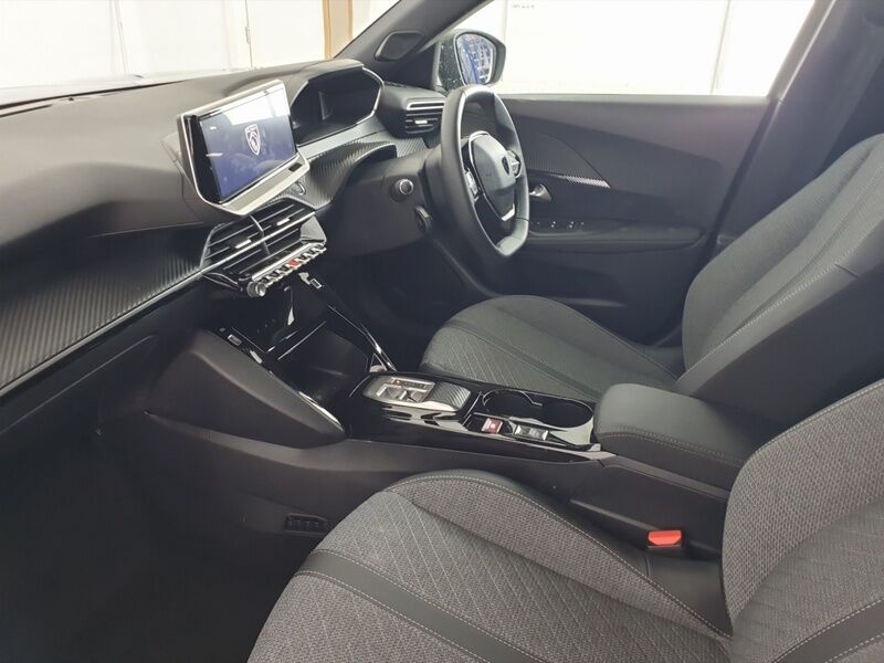 More views of Peugeot 2008