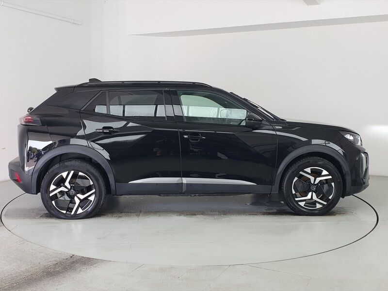 More views of Peugeot 2008
