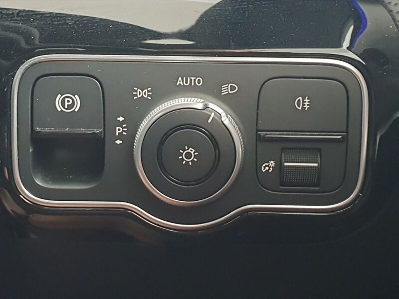 More views of Mercedes-Benz CLA