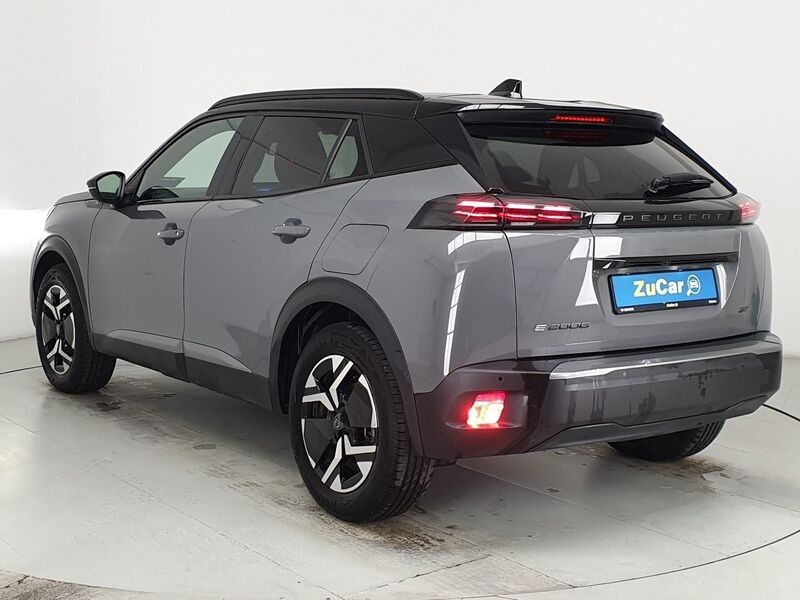 More views of Peugeot 2008